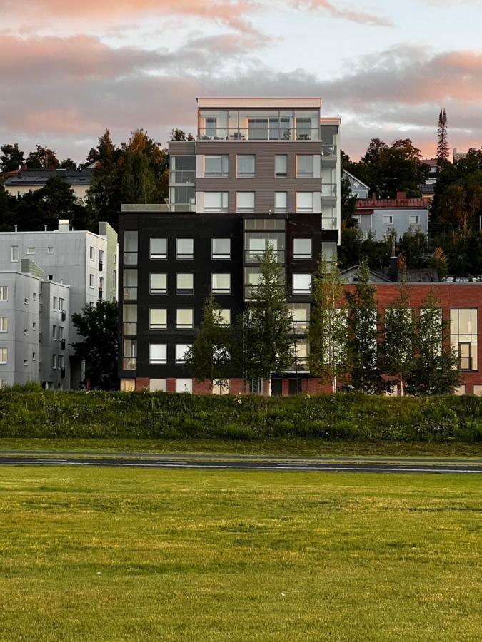 Uusi Upea Asunto Jaervinaekoealalla Ja Autohallilla Tampere Ngoại thất bức ảnh