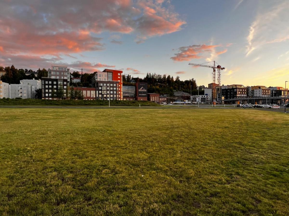 Uusi Upea Asunto Jaervinaekoealalla Ja Autohallilla Tampere Ngoại thất bức ảnh